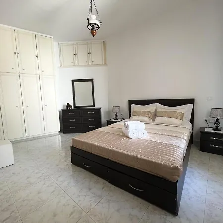 Maya Mallis Seaview 3 Apartment *