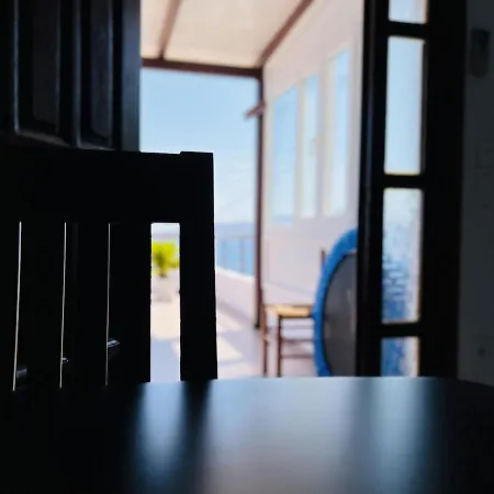 Maya Mallis Seaview 3 Αδάμας